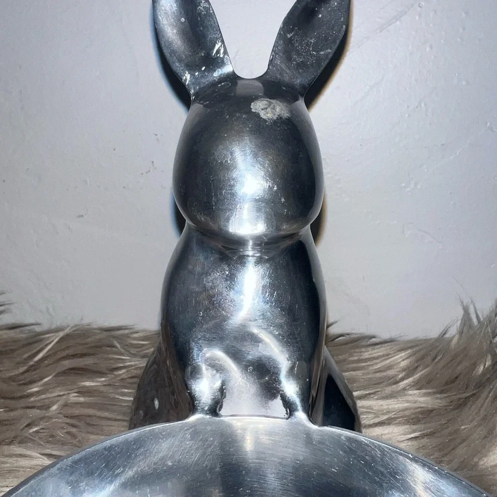 Easter Bunny w/ Attached Bowl Shiny Silver Finish Aluminum 7